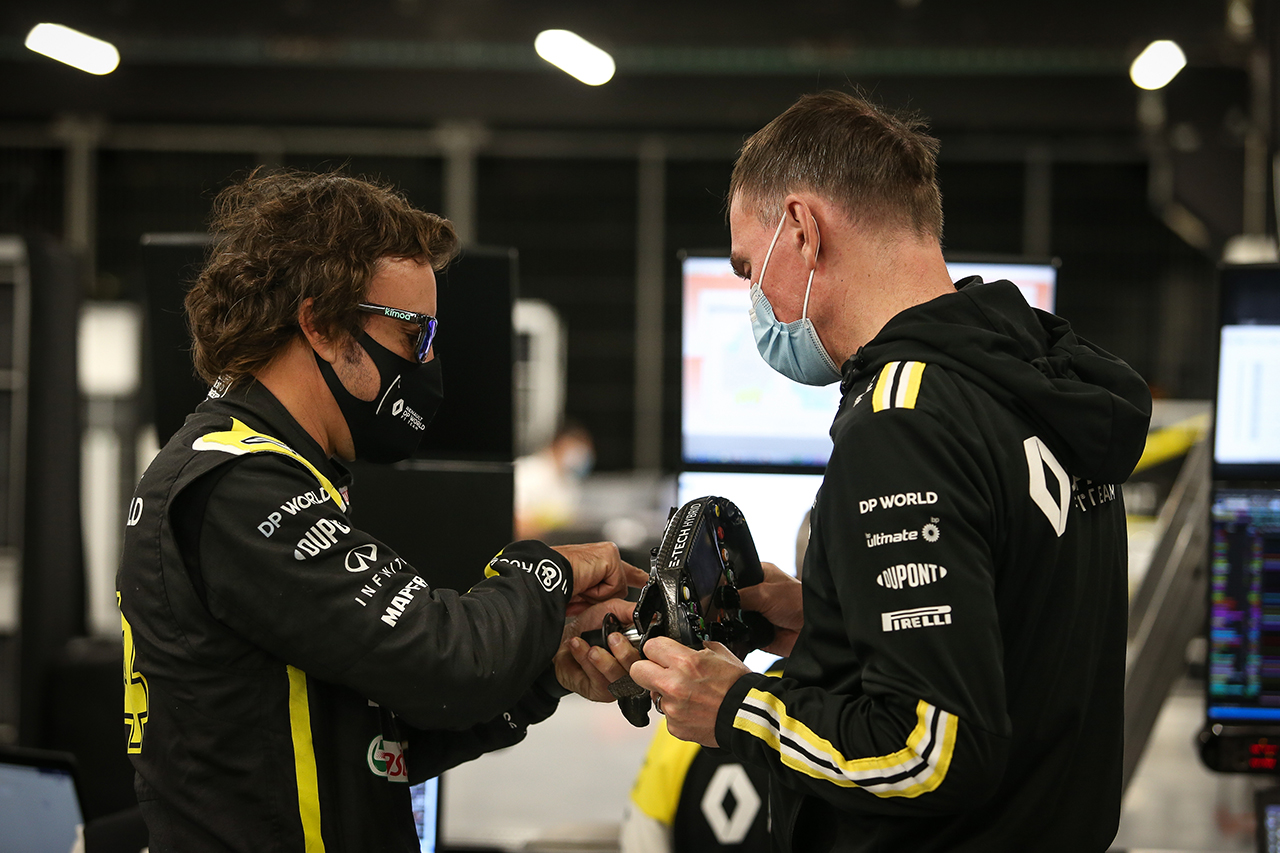フェルナンド・アロンソ、シミュレーター作業でルノーF1の改善に貢献