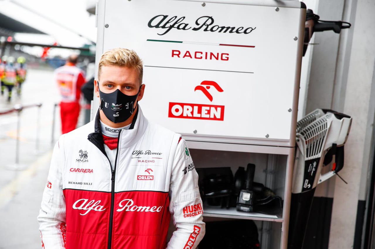 アルファロメオF1 「10月中に2021年のラインナップを決めることになる」