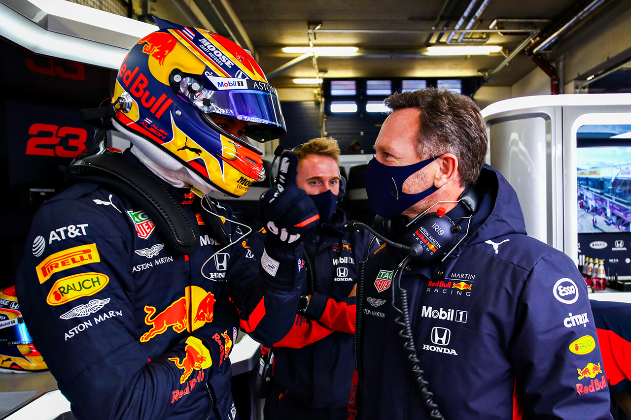 レッドブルF1代表 「アルボンはこの2連戦で自分を証明する必要がある」