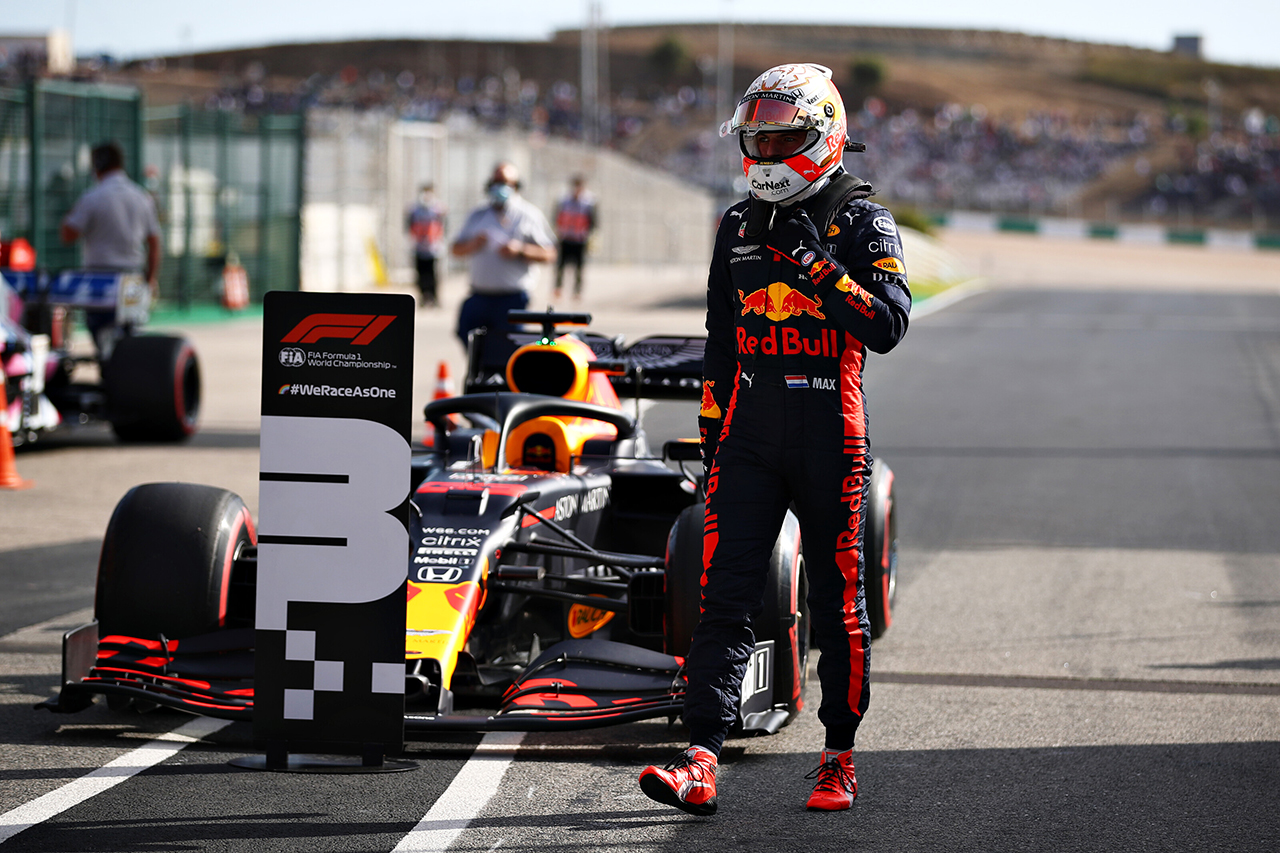 レッドブル・ホンダF1分析:タイヤ選択判断でもメルセデスが一枚上手