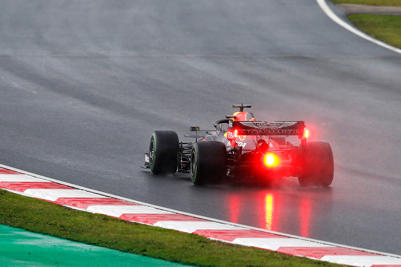 F1トルコGP フリー走行3回目：雨天の路面はほぼ走行不能で予選に懸念