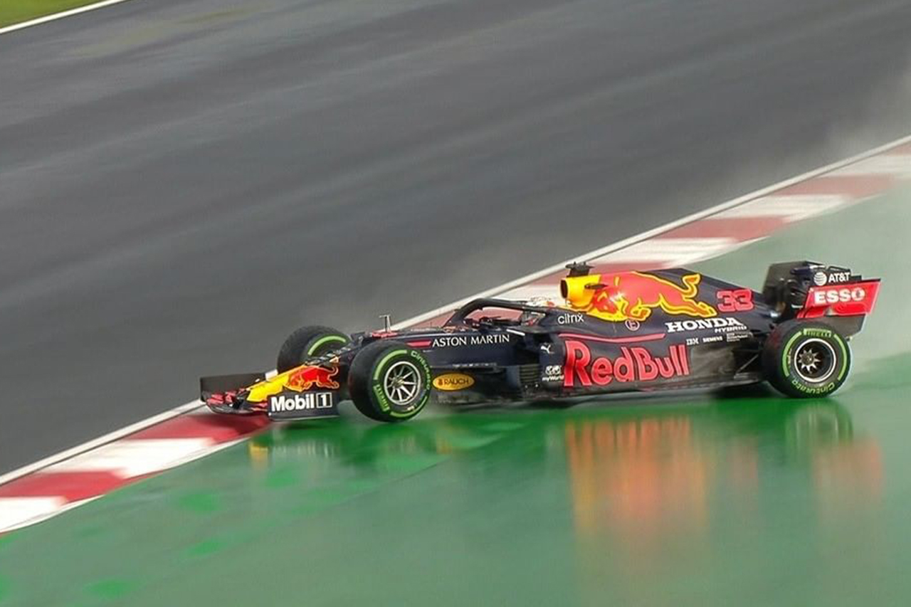 レッドブルF1首脳 「マックス・フェルスタッペンは攻撃を待つべきだった」