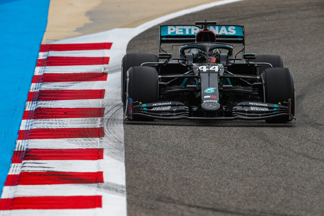 F1バーレーンGP フリー走行1回目 結果:メルセデスF1がワンツー発進