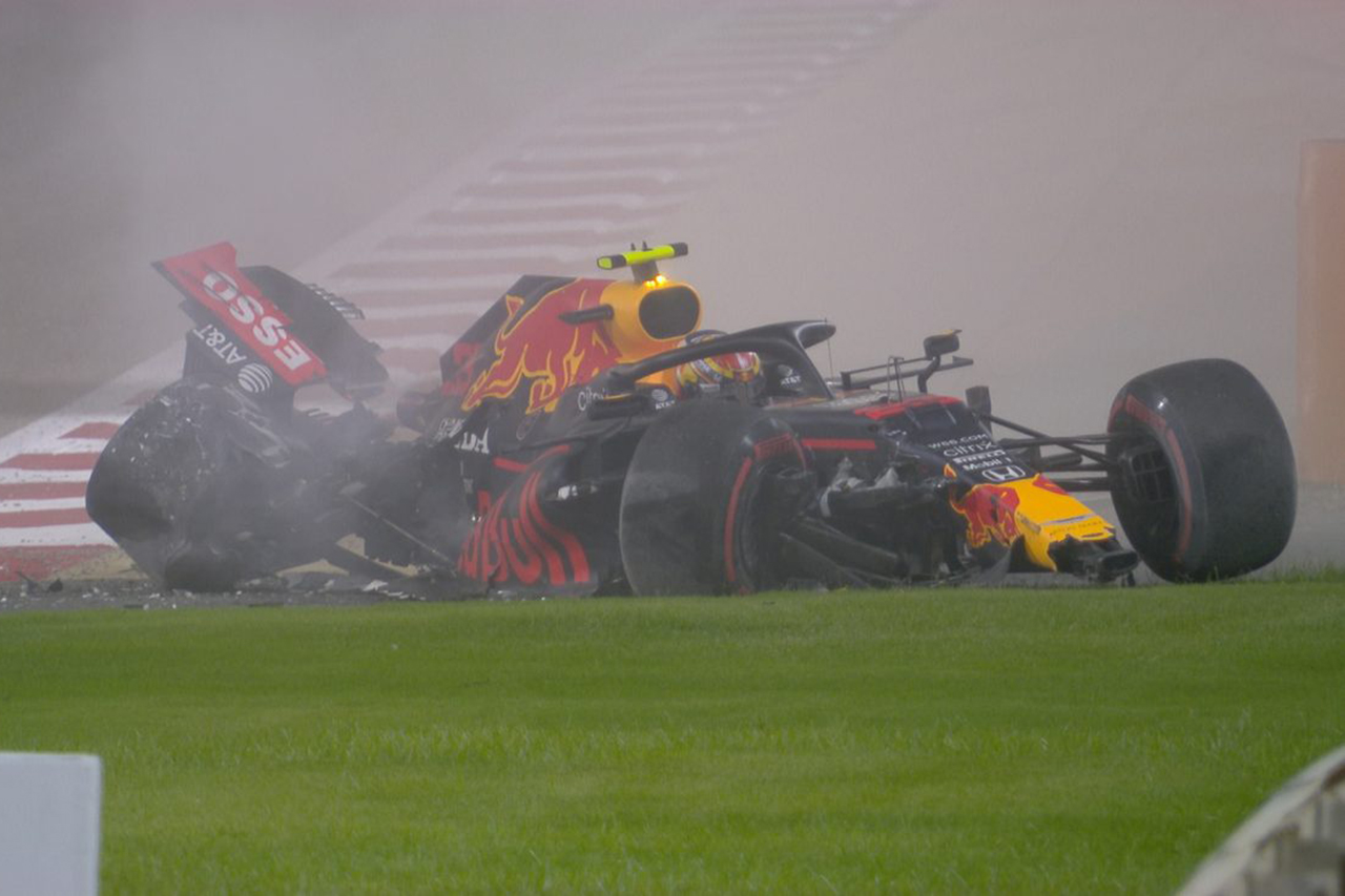 レッドブル・ホンダF1代表、アルボンの事故に苛立ちも「気持ちを切り替えろ」