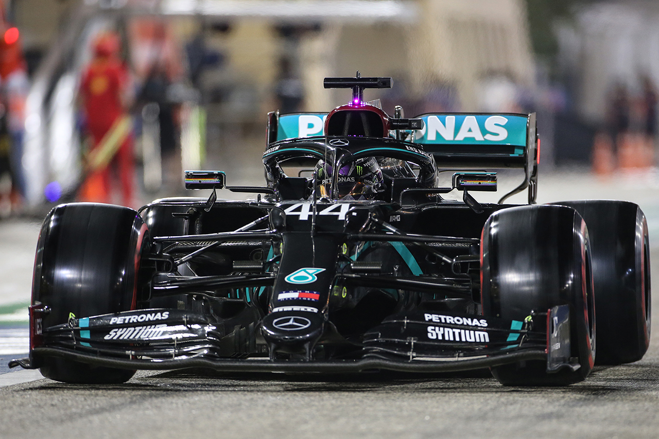 F1バーレーンGP 予選:ハミルトン圧巻のポールでメルセデスが1列目独占