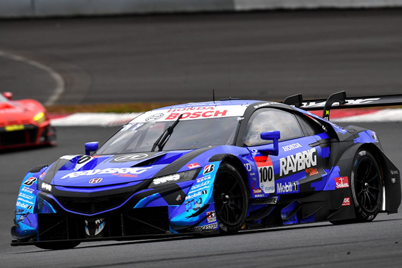 スーパーGT:レイブリック NSX-GTが最終ラップで大逆転優勝&王座獲得