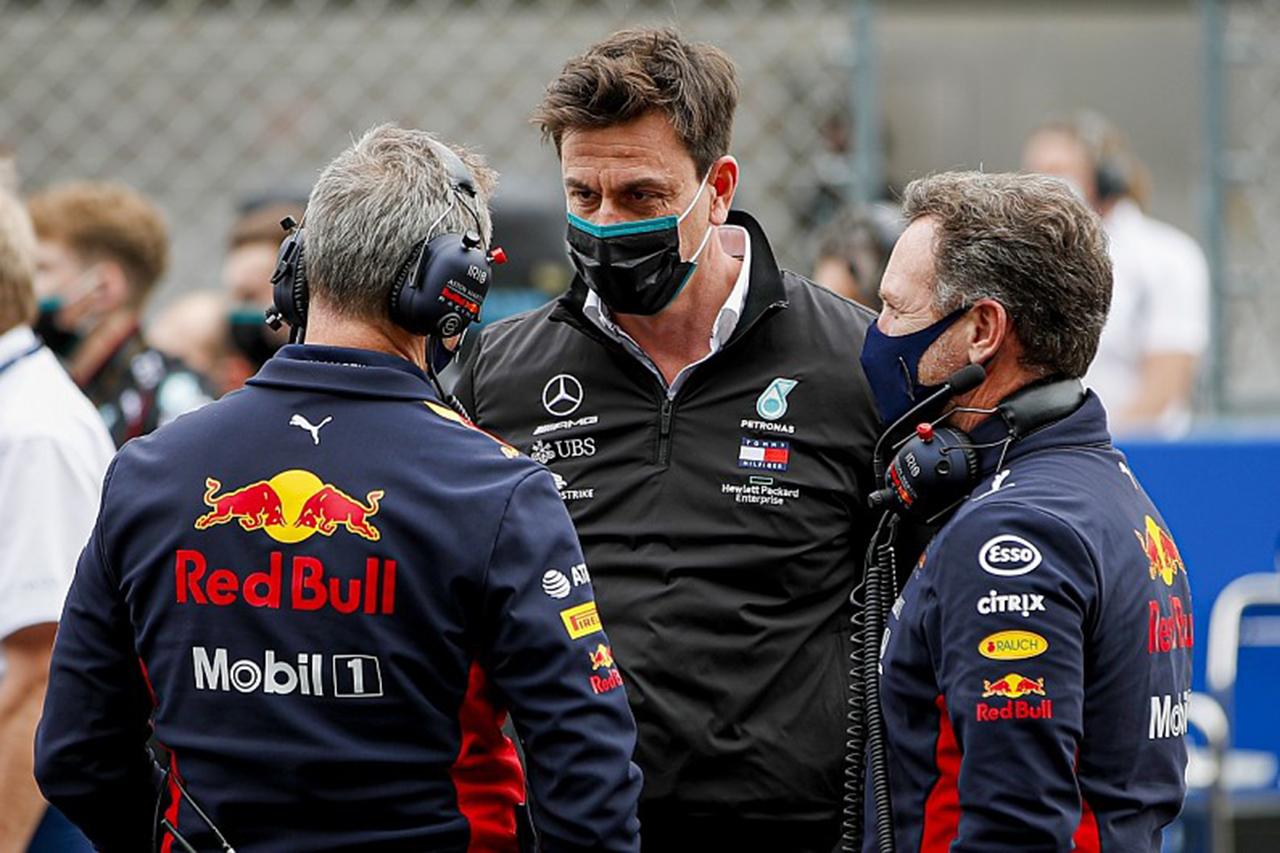 メルセデスF1代表「次世代エンジンの2025年への前倒しに注力するべき」