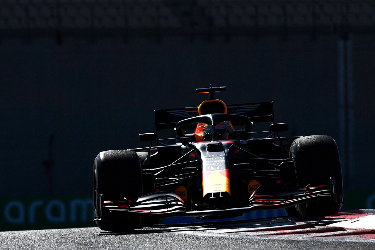 F1アブダビGP フリー走行1回目:レッドブルF1のフェルスタッペが首位発進