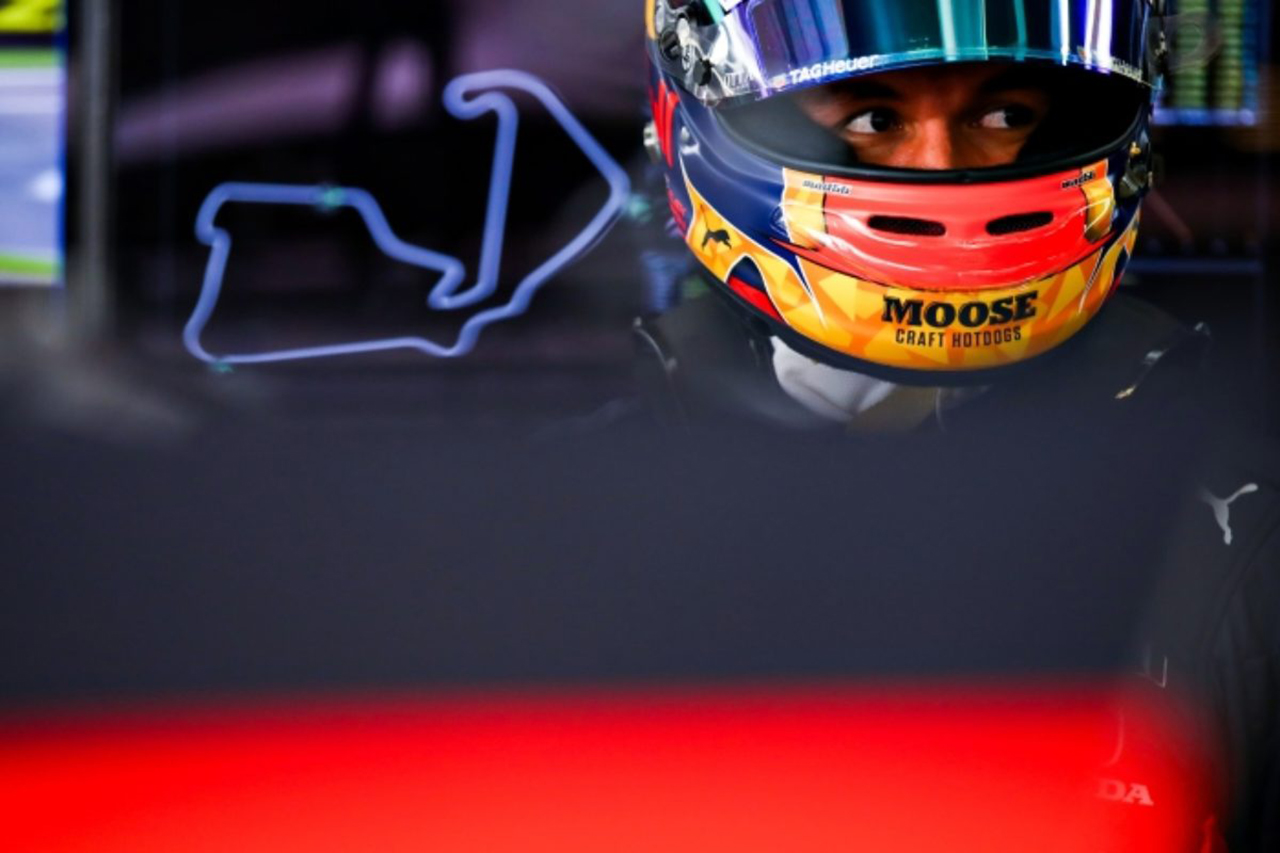 レッドブルF1首脳 「アレクサンダー・アルボンのF1キャリアは終わっていない」