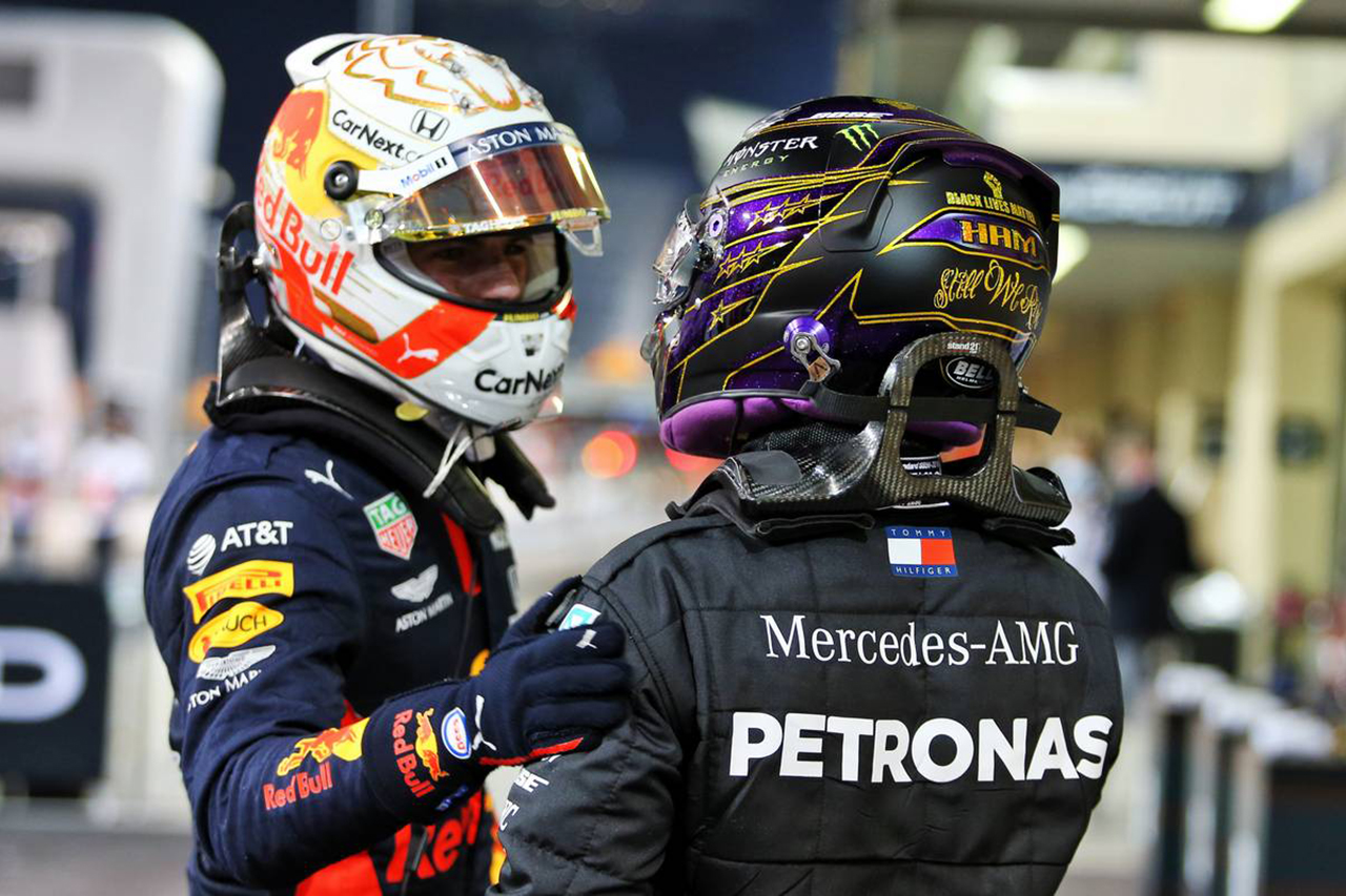 「世界中がマックスとルイスが同じF1マシンに乗るのを待っている」