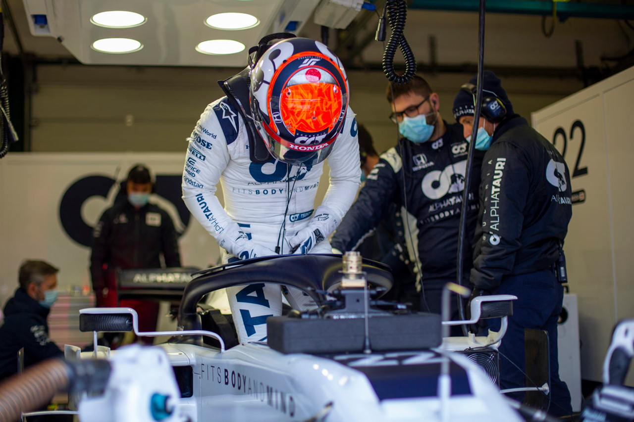 角田裕毅、アルファタウリ・ホンダF1の旧型車で1000km以上を走破
