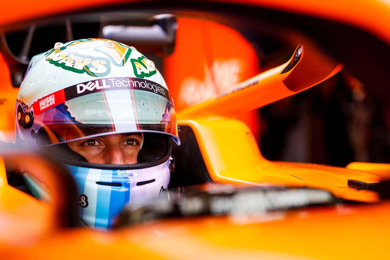 ダニエル・リカルド、マクラーレンF1のマシンで初走行を完了