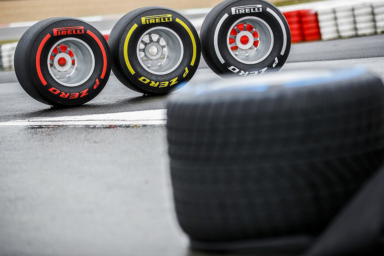 ピレリ、2021年のF1世界選手権の全23戦のタイヤコンパウンド選択を発表