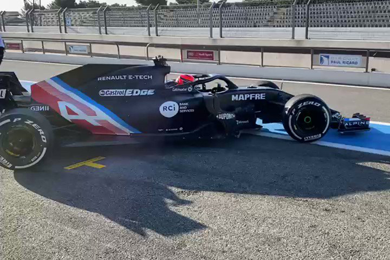 アルピーヌF1、“冬季カラーリング”でプライベートテストを実施