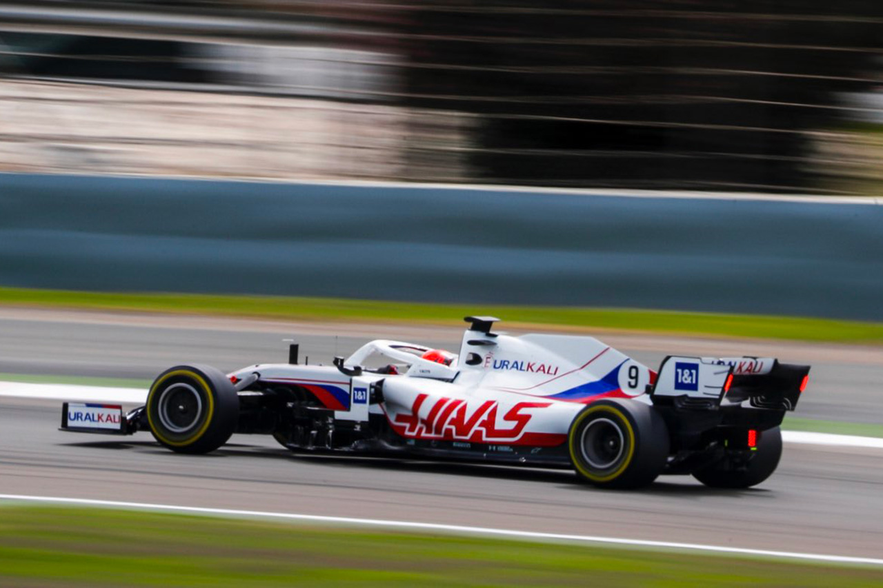 ハースF1チーム、2021年F1マシン『VF-21』のシェイクダウンを完了