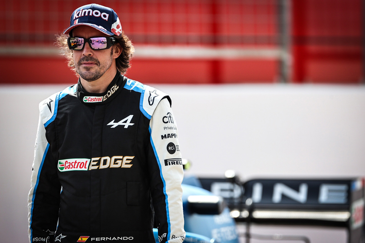 フェルナンド・アロンソ、2021年シーズン終了後に顎の再手術が必要