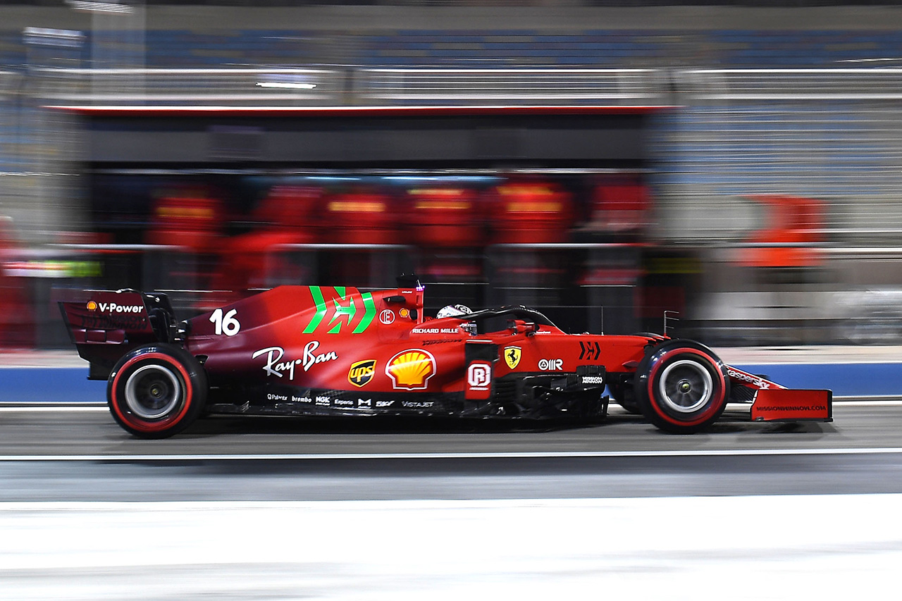 フィリップモリス、フェラーリのF1マシンの蛍光グリーンのロゴを説明
