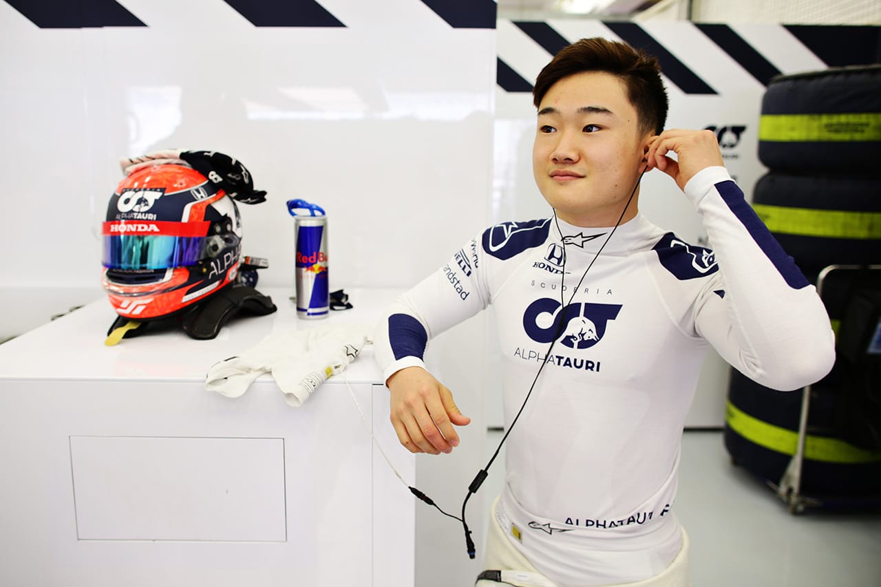 アルファタウリF1、低身長の角田裕毅のために“特別なペダルキット”を開発
