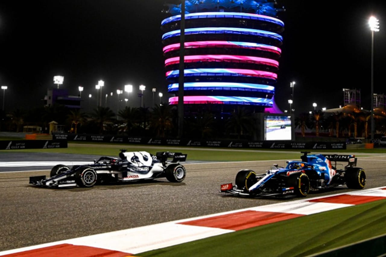 角田裕毅、F1デビュー戦を回想「アロンソを抜いた瞬間は感動的だった」