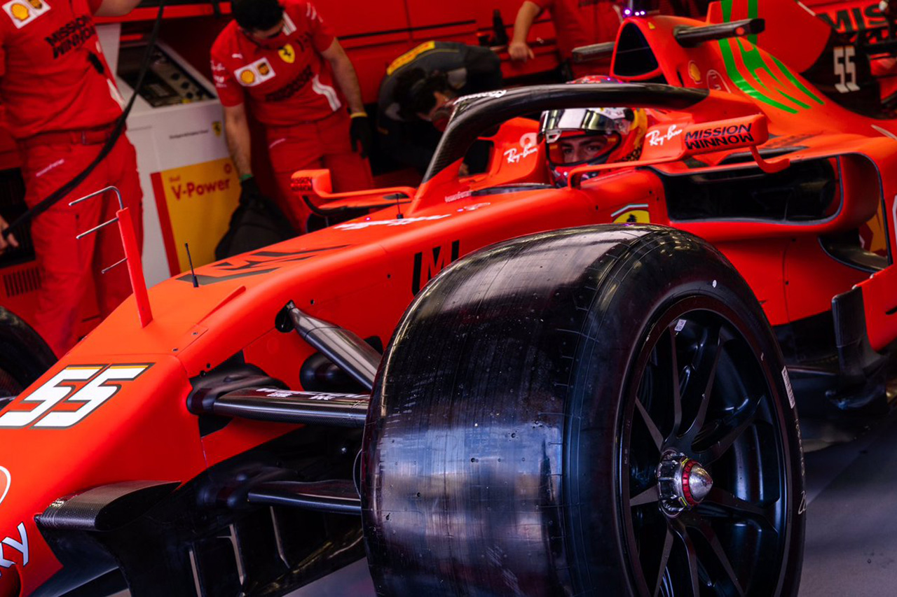 フェラーリF1、18インチタイヤのテストで141周を走破