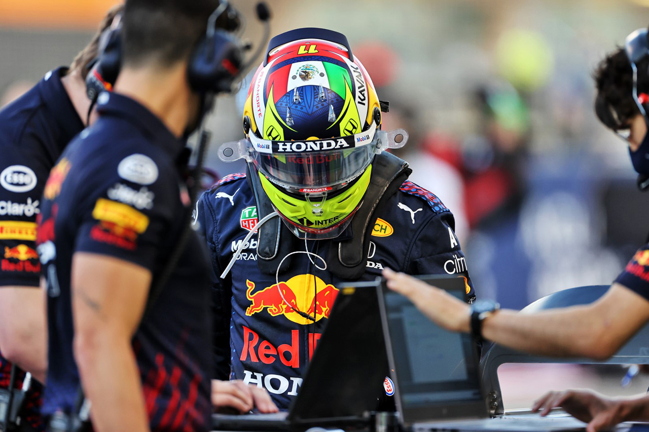 今のF1マシンはまるでPC。セルジオ・ペレスが冷静に“再起動”