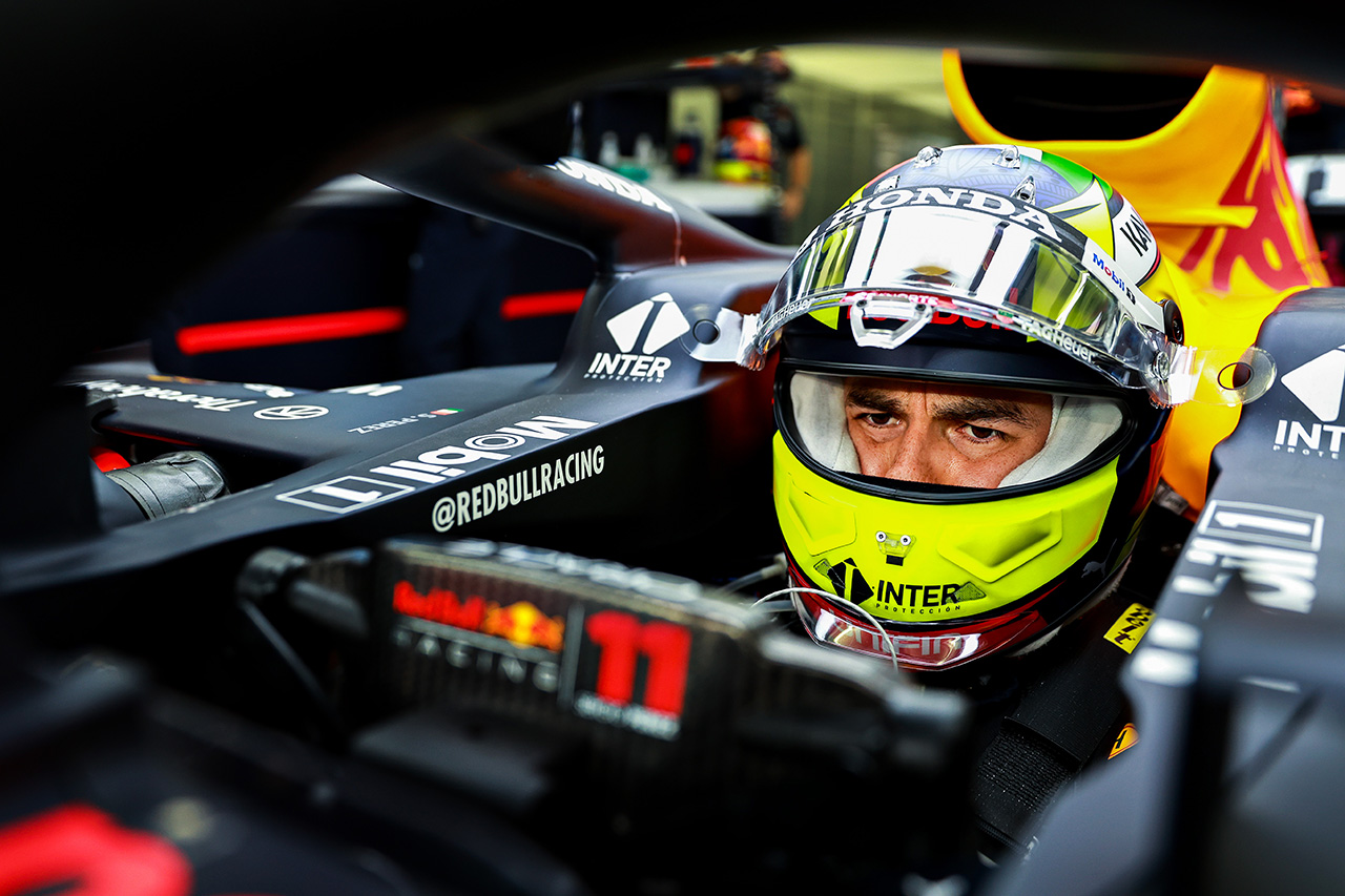 「セルジオ・ペレスは“タイヤの魔術師”」と元F1ドライバーのマーク・ウェバー