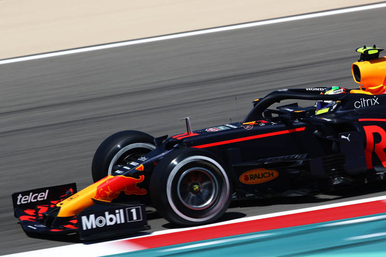 レッドブル・ホンダF1 「メルセデスを倒すには完全な完璧さが必要」