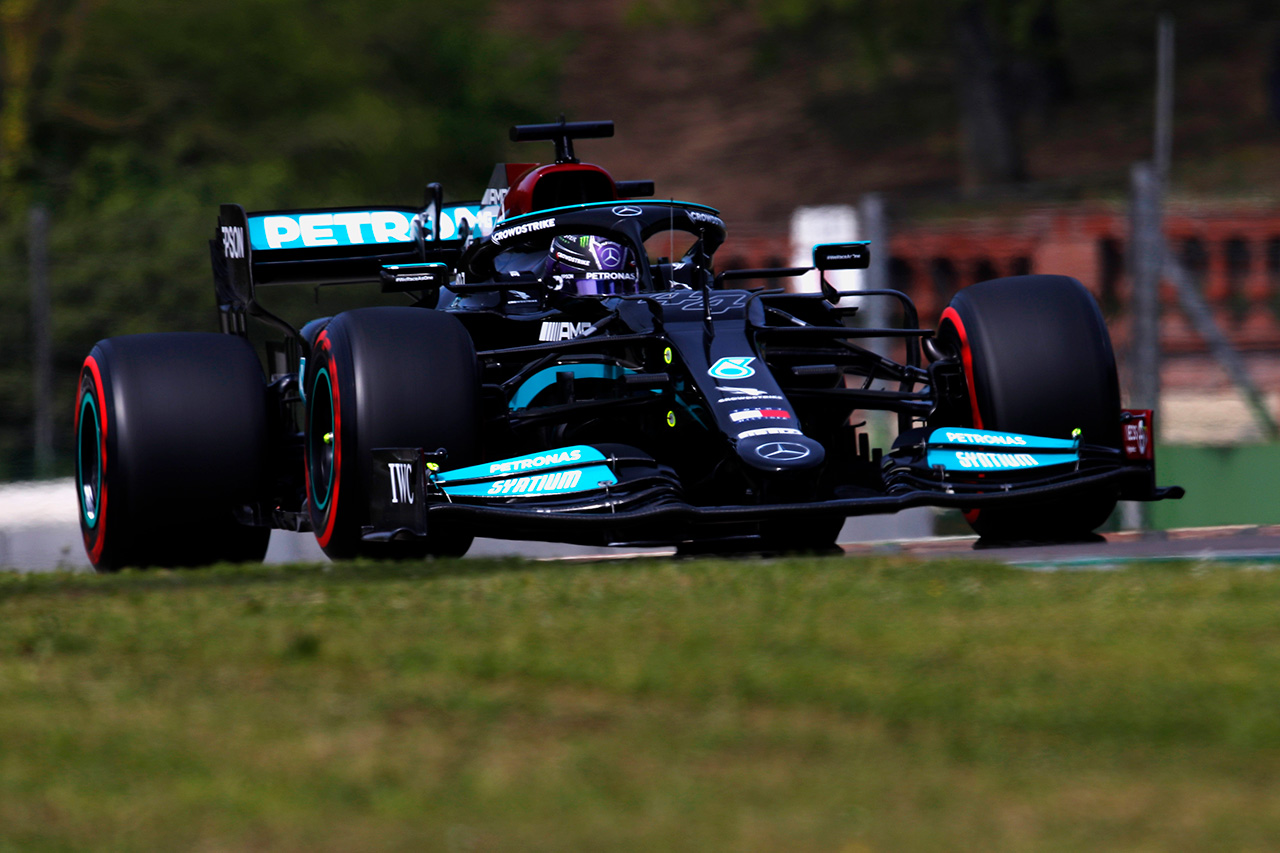 メルセデスF1代表、ポール獲得も「ラップタイムの損失は非常に大きい」