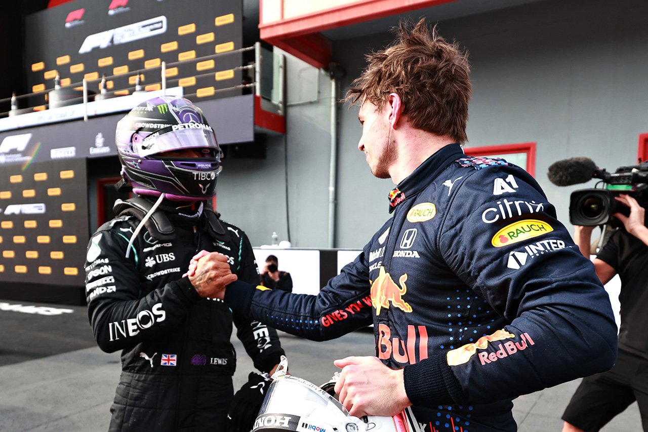 レッドブル・ホンダF1、今季初勝利も「メルセデスの方がマシンは速かった」