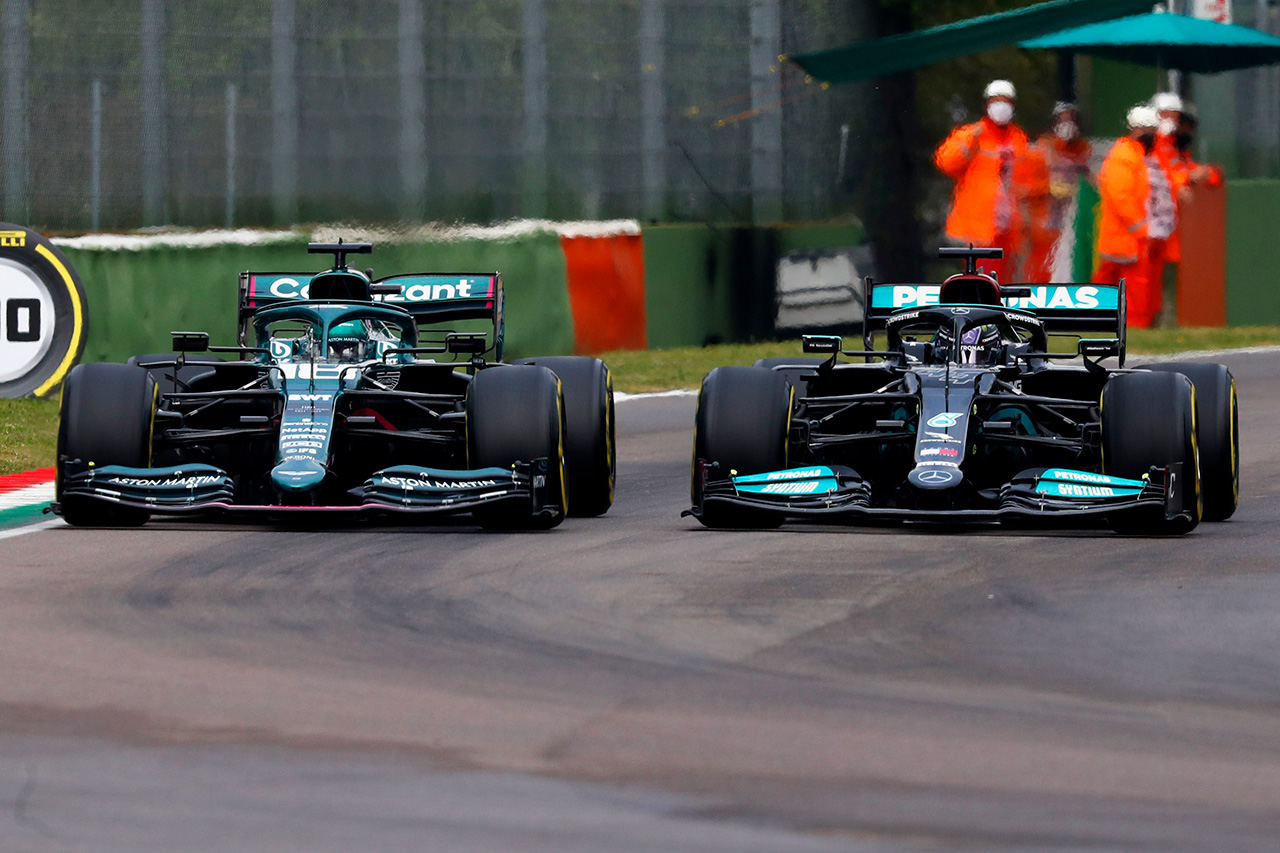 レッドブルF1幹部、後から空力規則に苦情のアストンマーティンF1を糾弾