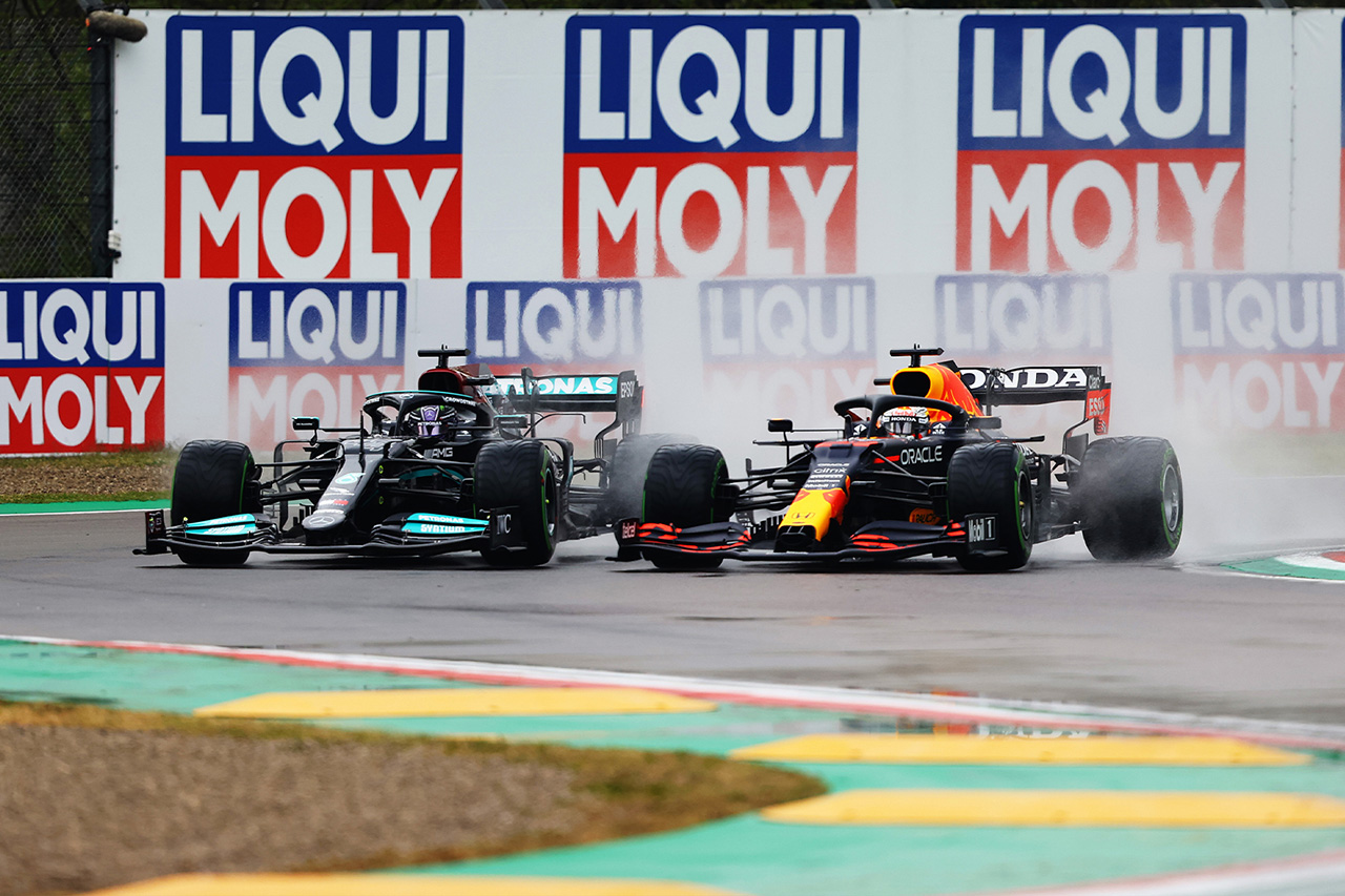 レッドブル・ホンダF1 「今後はメルセデスF1との開発戦争が鍵を握る」