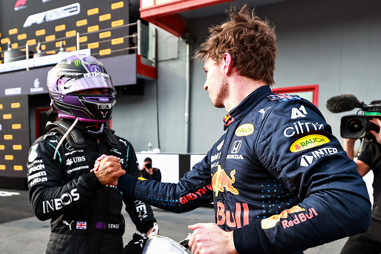 レッドブルF1代表 「イモラでのルイス・ハミルトンは非常に幸運だった」