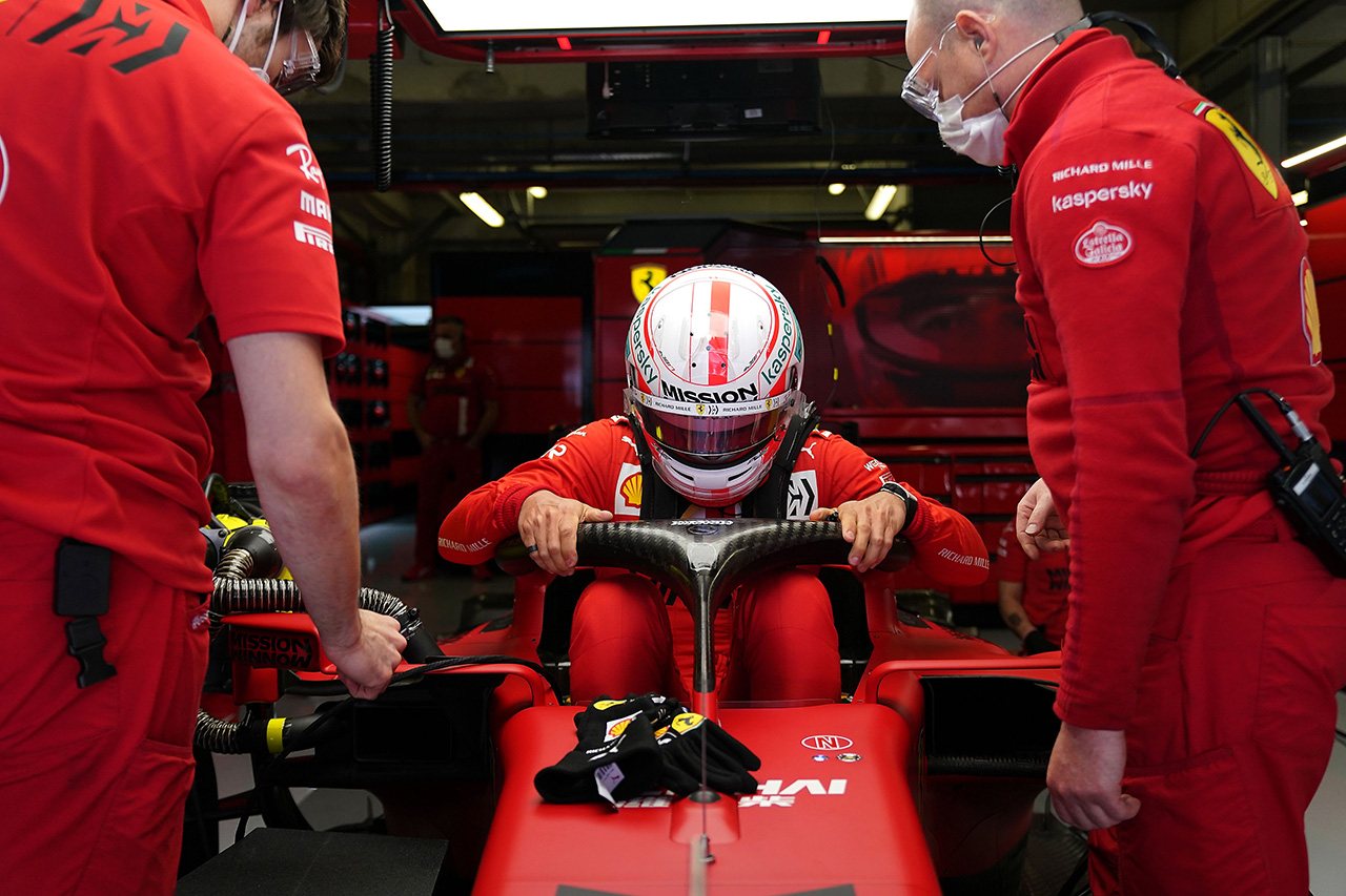 フェラーリF1、ドライバー間の優劣を避けるために新型フロアを見送り