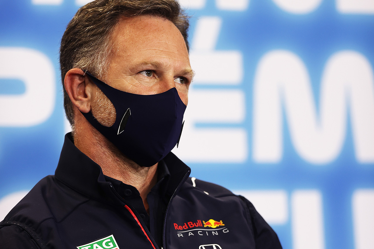レッドブルF1代表、独自エンジン計画へのメルセデスの発言に不快感