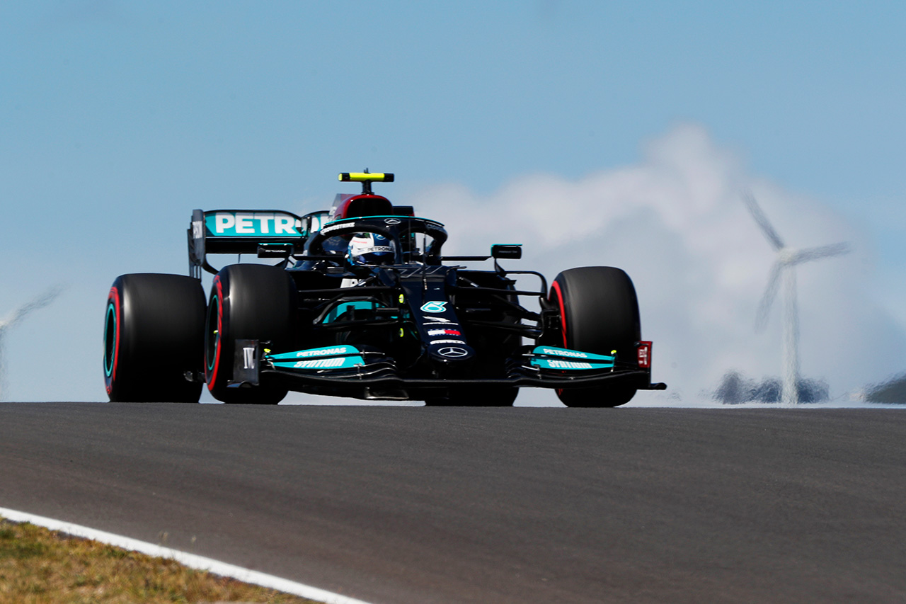 メルセデスF1、ボッタスの1周早い最終ピットストップは「愚かなミス」