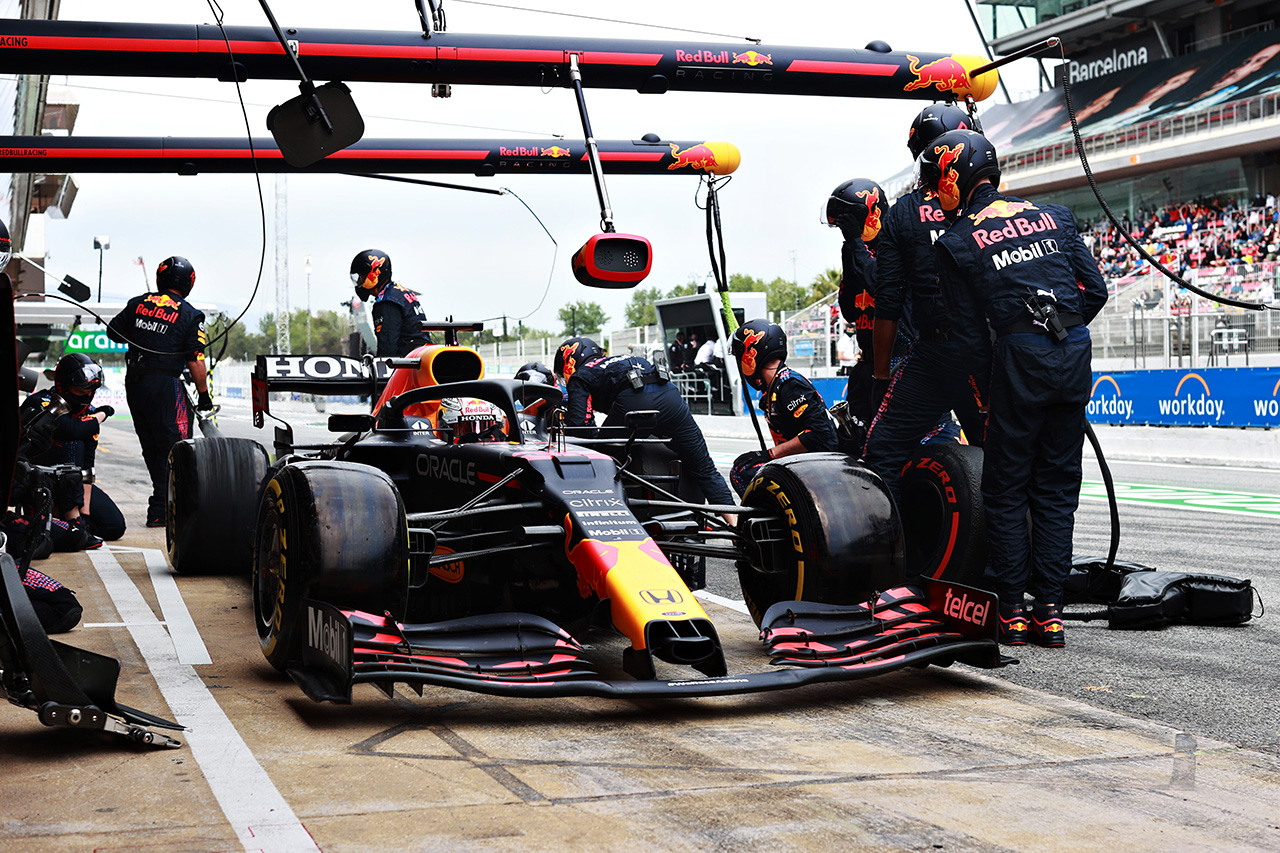 レッドブルF1代表 「フェルスタッペン判断のピットインで反応が遅れた」