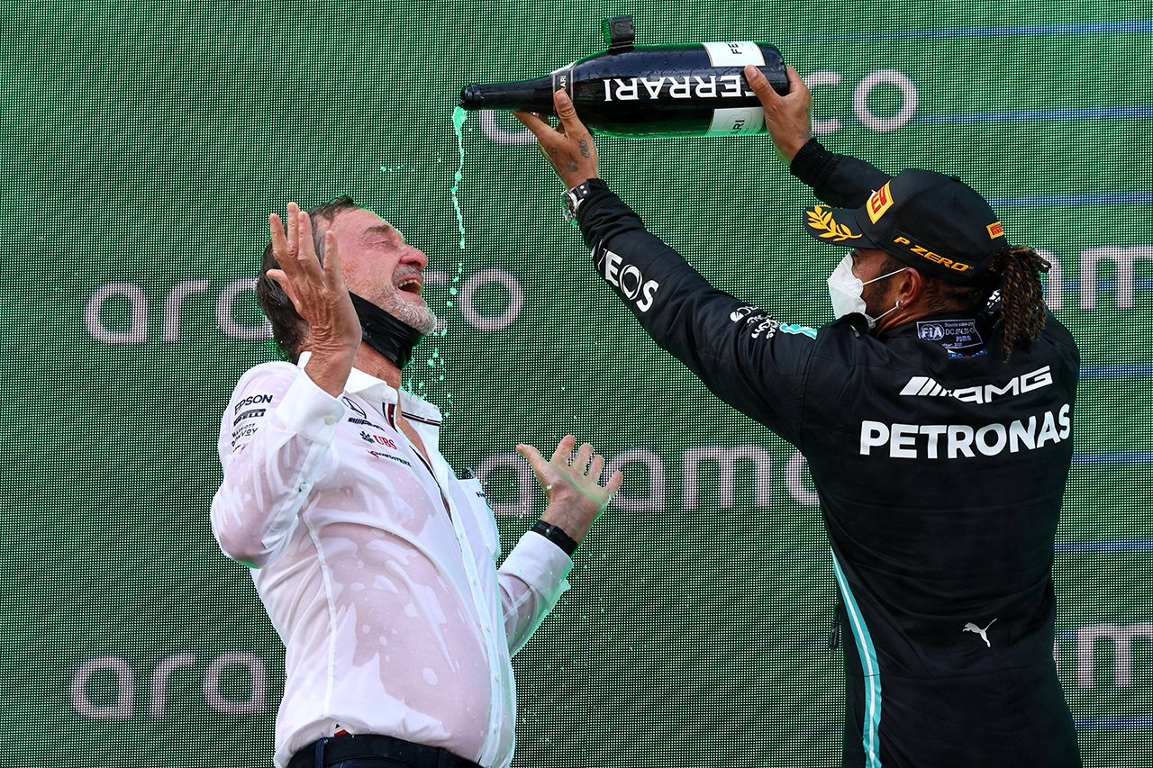 「2021年もルイス・ハミルトンが楽勝でF1タイトルを獲る」とエクレストン