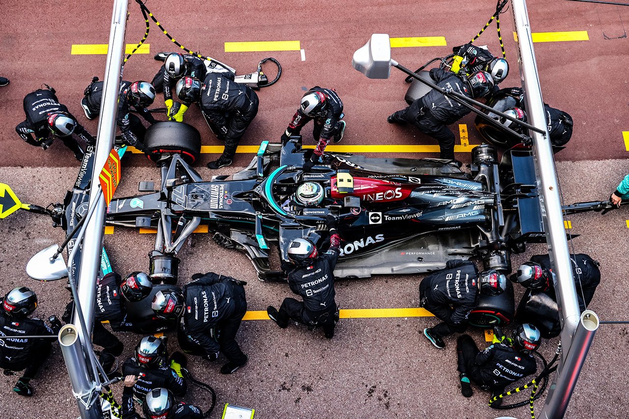 フェラーリF1、レース後にバルテリ・ボッタスのホイール取り外しに協力