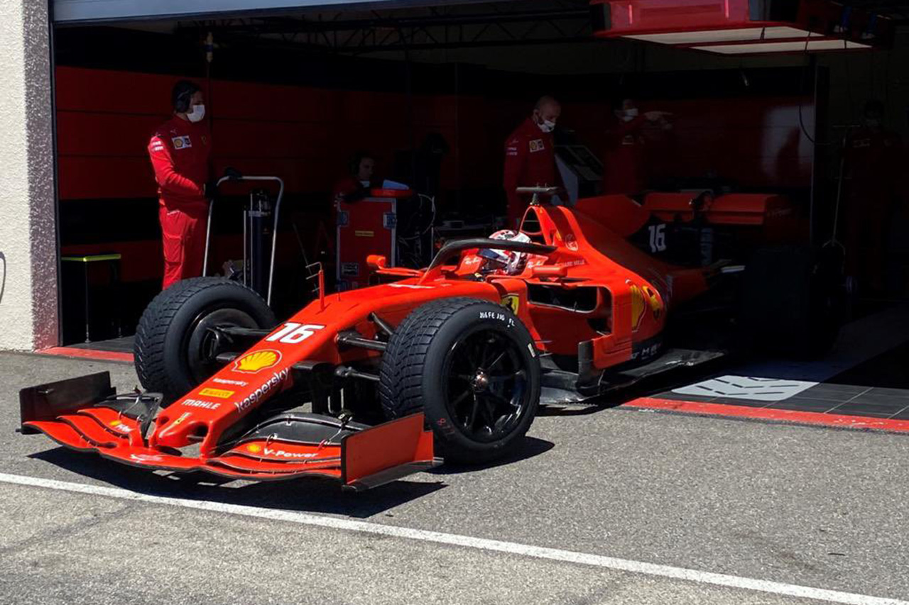 フェラーリF1、2日間の雨天用18インチタイヤテストで449周を走破