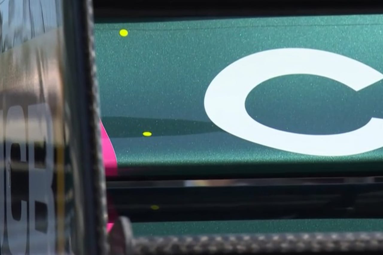 F1:イエローのドットステッカーでリアウイングの“たわみ”を監視