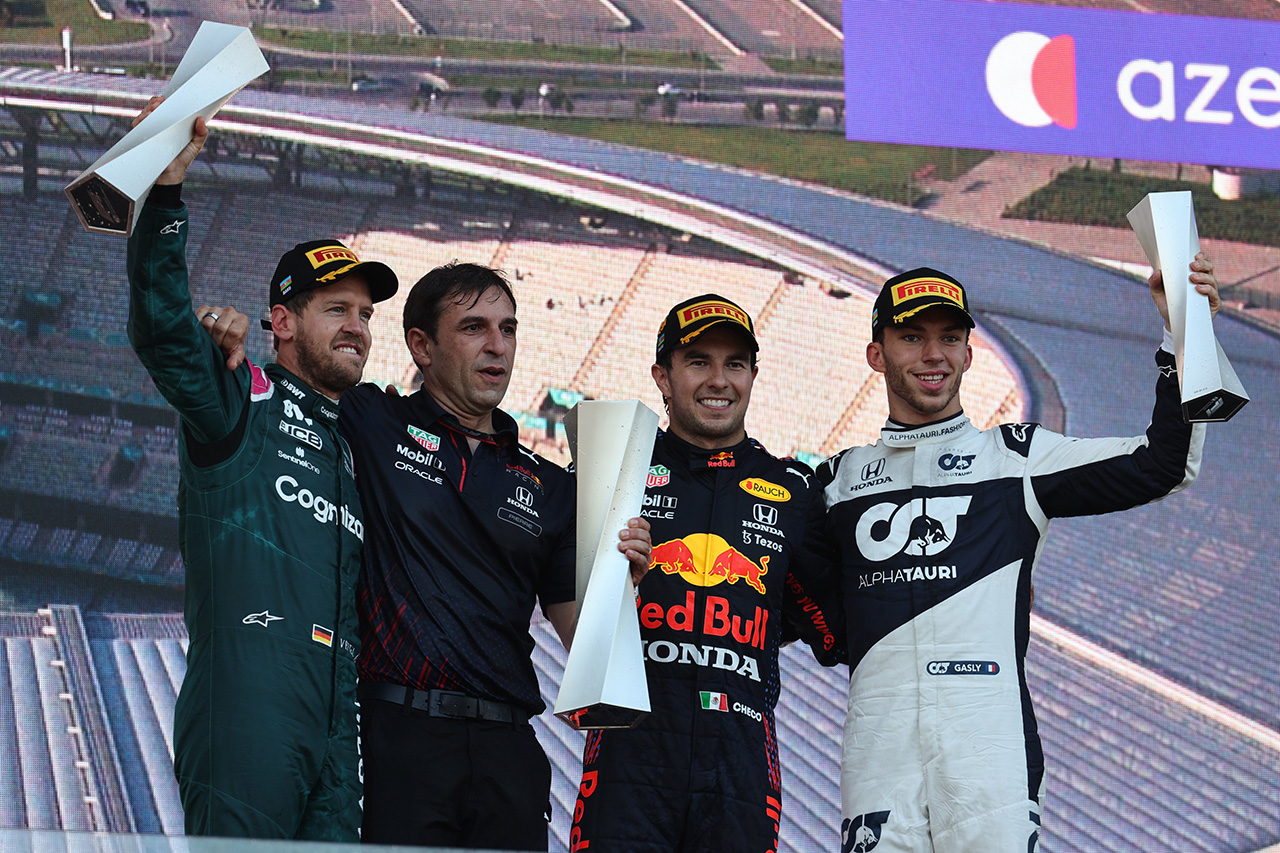 F1アゼルバイジャンGP 結果:大波乱!ペレスがレッドブルF1移籍後初勝利!