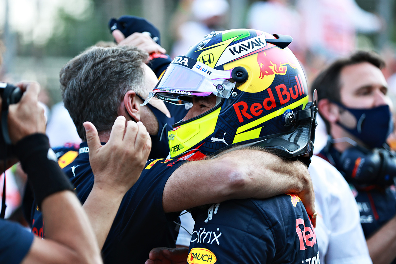 レッドブルF1代表 「ペレスがレースをフィニッシュできる保証はなかった」