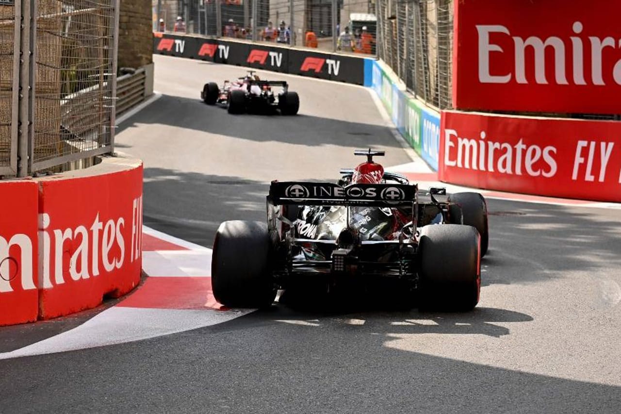 メルセデスF1首脳 「2021年のタイトル獲得に十分なレベルに達していない」
