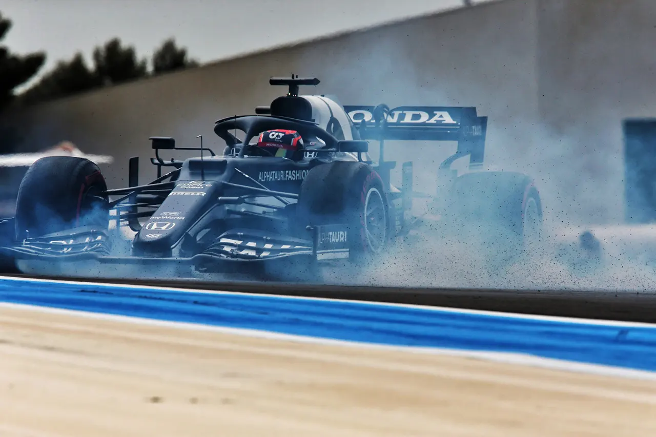 アルファタウリ・ホンダF1 「角田裕毅はターン1でタイトに行き過ぎた」
