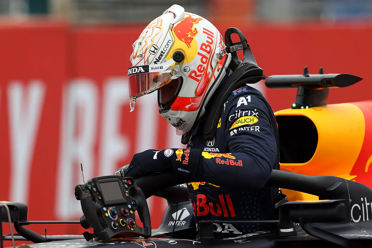 レッドブル・ホンダF1 「2台でメルセデスに戦略的に仕掛けていく」