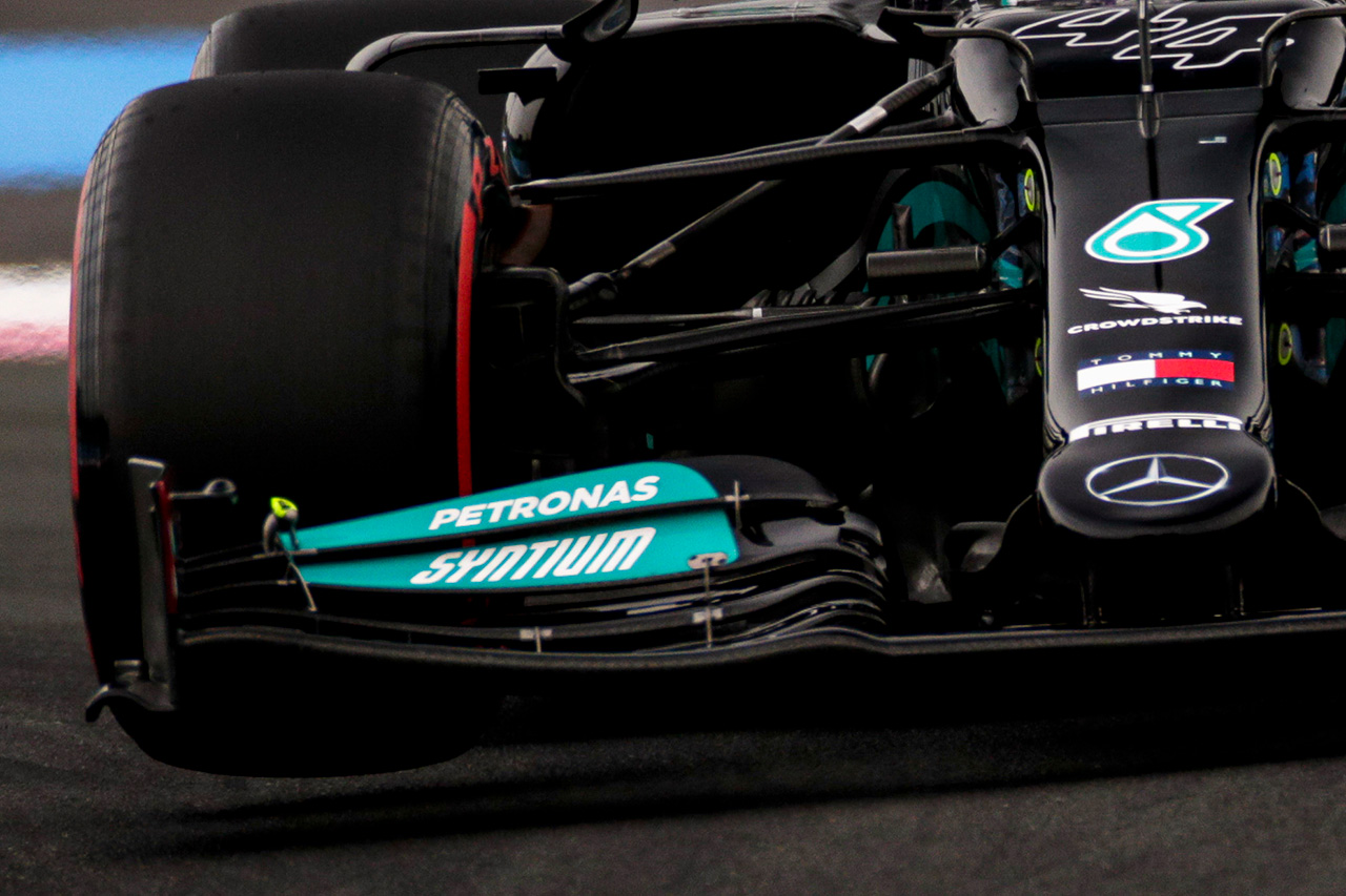 レッドブルF1、メルセデスのフロントウイングの負荷テスト強化を要求