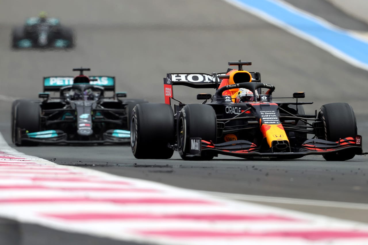 メルセデスF1 「レッドブル・ホンダより速いマシンで負けた」
