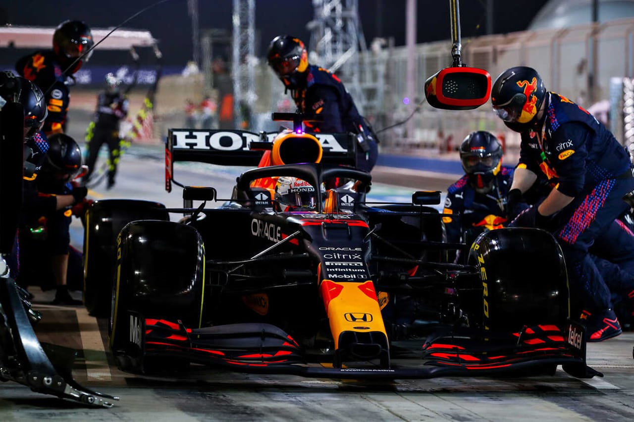 レッドブルF1が標的? ピットストップ作業の最小時間に許容範囲を設定