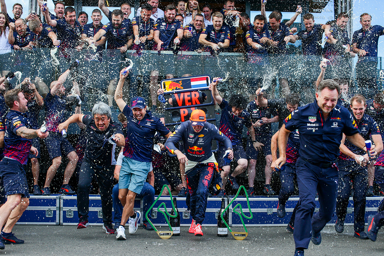 レッドブルF1代表 「ホンダF1との10勝目と4連勝は大きな功績」