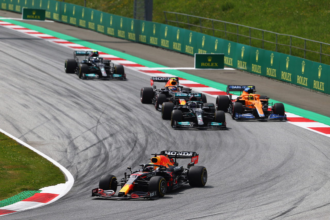 F1、相次ぐ技術指令はメルセデスとレッドブルのタイトル争い激化が関連